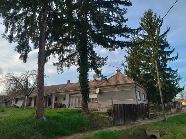 Eladó ház Gadány 90 nm