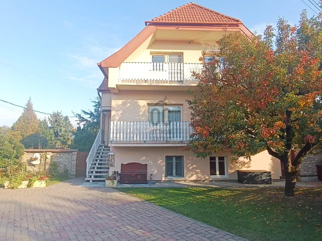 Eladó ház Balatonmáriafürdő 273 nm