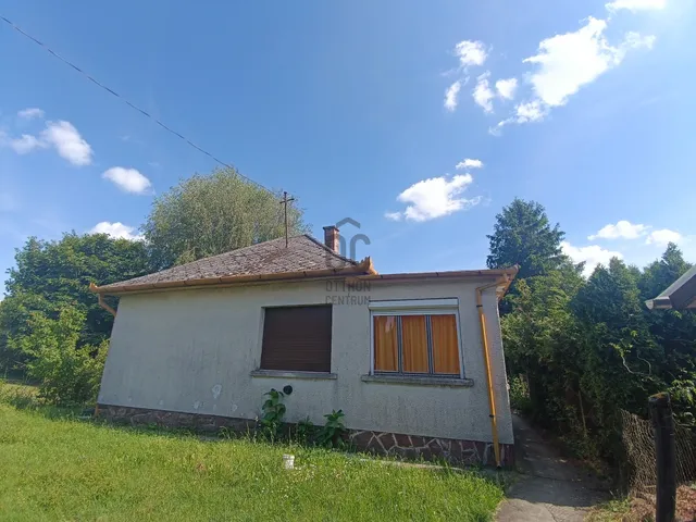 Eladó nyaraló Balatonfenyves 55 nm