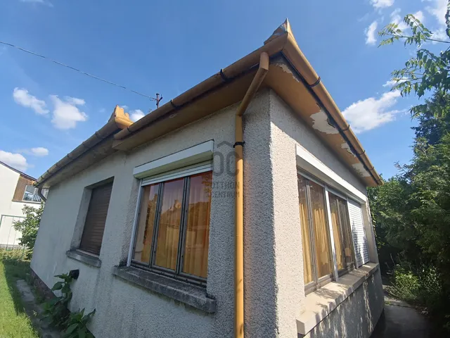 Eladó nyaraló Balatonfenyves 55 nm