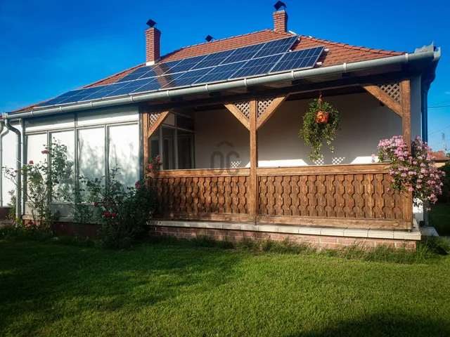 Eladó üdülő és hétvégi ház Balatonfenyves 102 nm