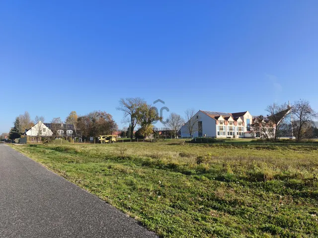 Eladó telek Kehidakustány 6200 nm