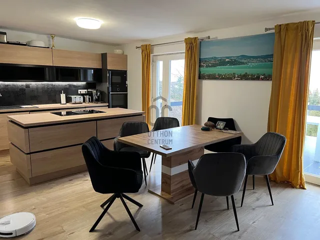 Eladó üdülő és hétvégi ház Ábrahámhegy 250 nm