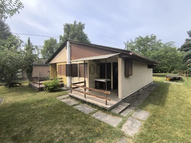 Eladó üdülő és hétvégi ház Balatonmáriafürdő 45 nm