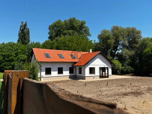 Eladó nyaraló Káptalantóti 180 nm