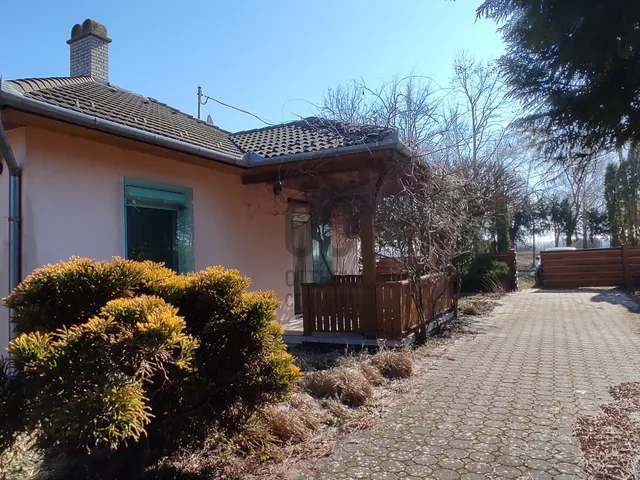 Eladó üdülő és hétvégi ház Balatonfenyves 89 nm