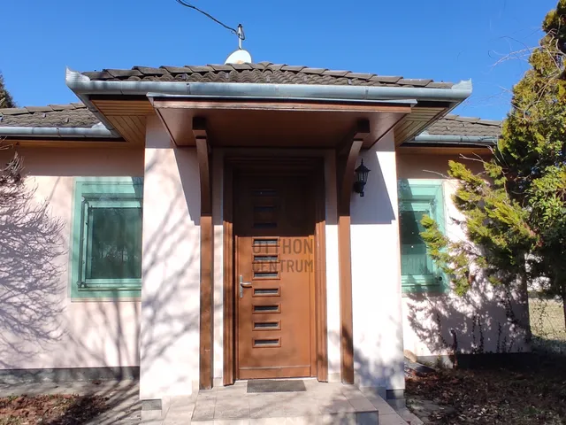 Eladó üdülő és hétvégi ház Balatonfenyves 89 nm