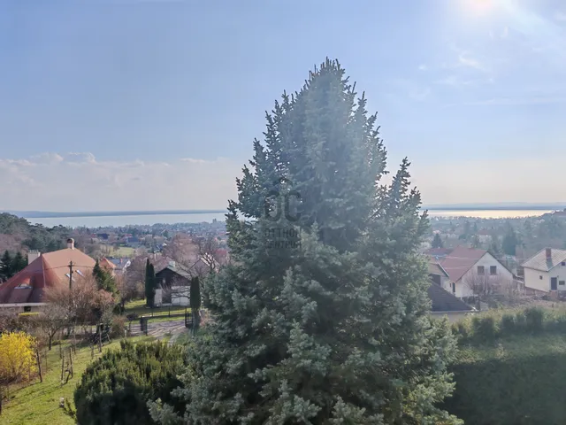 Eladó ház Vonyarcvashegy 130 nm