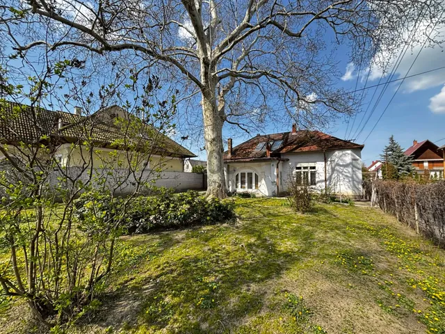 Eladó nyaraló Balatonboglár 130 nm