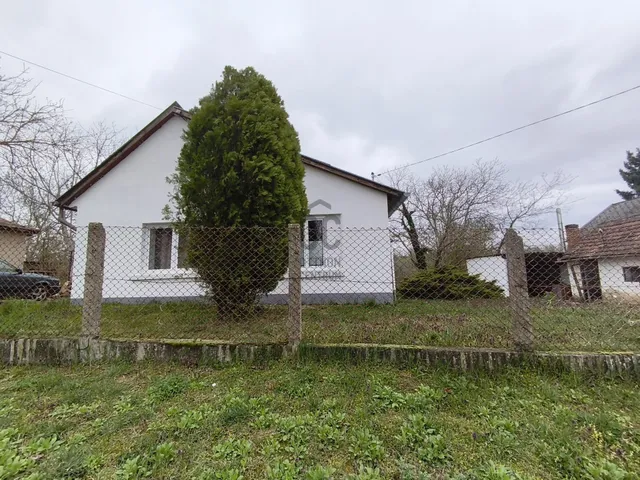 Eladó üdülő és hétvégi ház Balatonboglár 130 nm