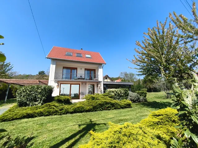 Eladó üdülő és hétvégi ház Ábrahámhegy 145 nm