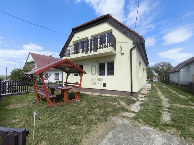 Eladó ház Balatonlelle 170 nm
