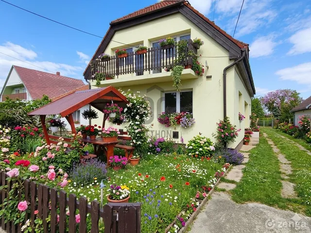 Eladó ház Balatonlelle 170 nm