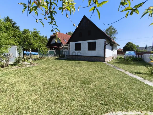 Eladó nyaraló Balatonmáriafürdő 50 nm