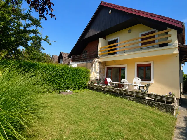 Eladó nyaraló Balatonboglár 100 nm