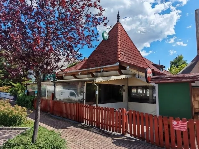 Eladó nyaraló Balatonmáriafürdő 120 nm