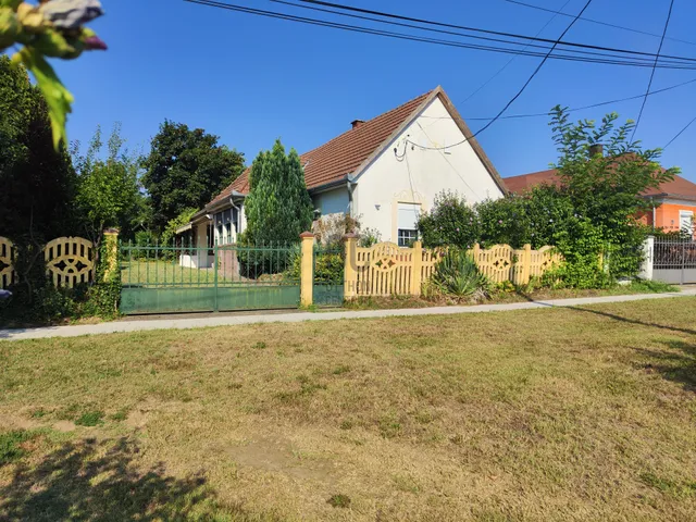 Eladó ház Sávoly 110 nm