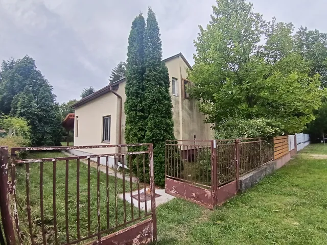 Eladó nyaraló Balatonkeresztúr 43 nm