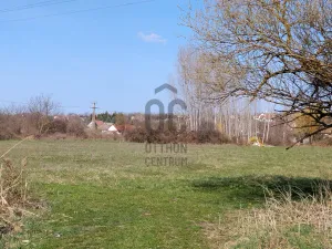 Eladó telek Kőröshegy 1738 nm