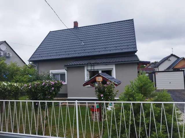 Eladó nyaraló Balatonmáriafürdő 90 nm