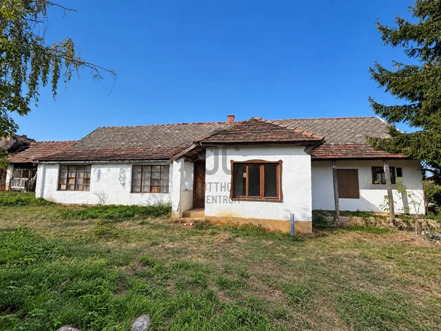 Eladó ház Hács 90 nm