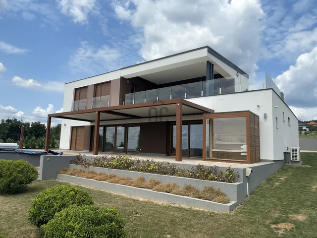 Eladó ház Cserszegtomaj 338 nm