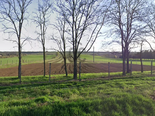 Eladó telek Vác, Csatamező 20000 nm