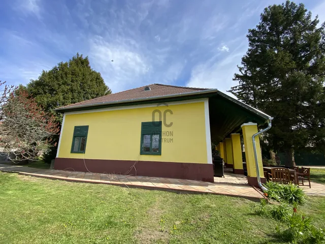 Eladó ház Galgamácsa, Iskola utca 187 nm