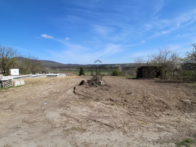 Eladó telek Vác, Törökhegy 3367 nm