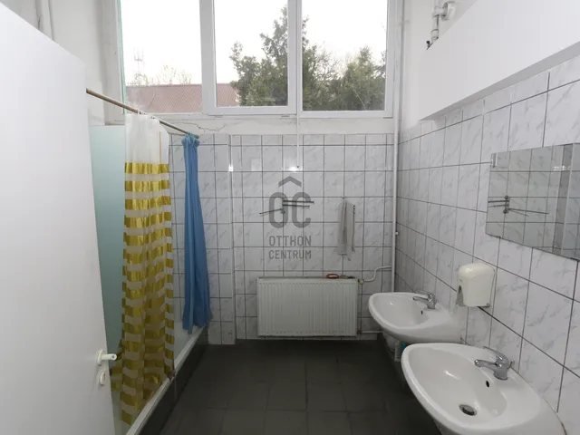 Kiadó kereskedelmi és ipari ingatlan Göd 1293 nm