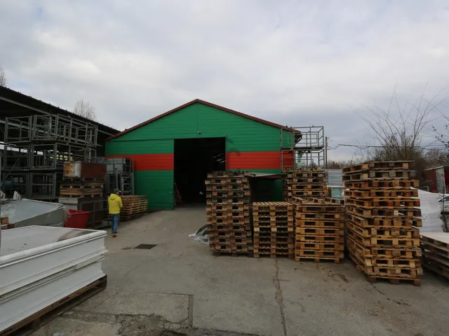 Kiadó kereskedelmi és ipari ingatlan Göd 560 nm