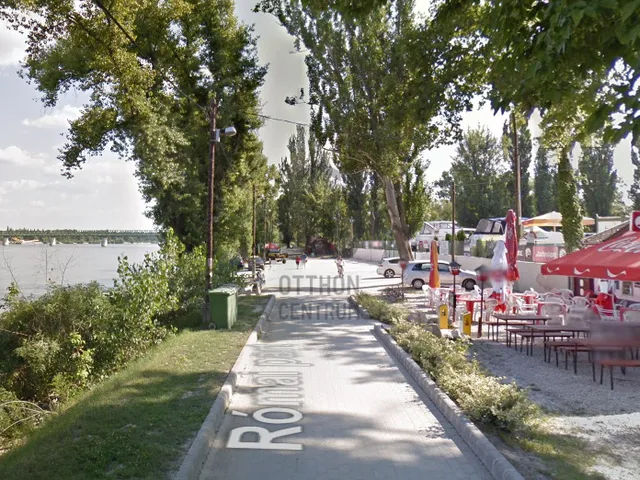 Eladó kereskedelmi és ipari ingatlan Budapest III. kerület, Rómaifürdő 100 nm
