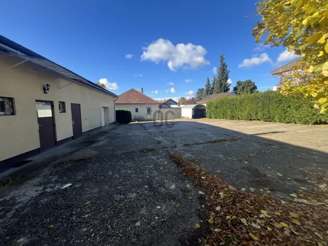 Eladó kereskedelmi és ipari ingatlan Budapest XVI. kerület, Sashalom 129 nm