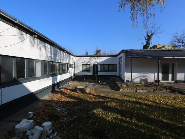 Eladó kereskedelmi és ipari ingatlan Budapest XV. kerület, Rákospalota 563 nm