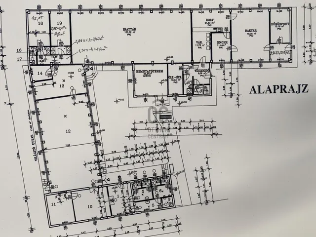 Eladó kereskedelmi és ipari ingatlan Budapest XV. kerület, Rákospalota 563 nm