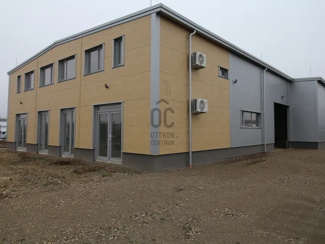 Eladó kereskedelmi és ipari ingatlan Gödöllő 760 nm