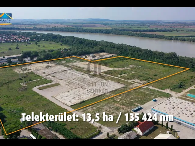 Eladó telek Lábatlan 135424 nm