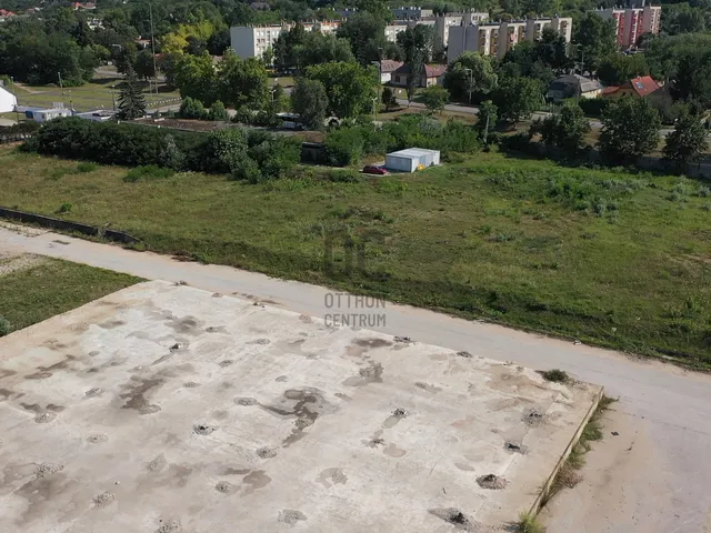 Eladó telek Lábatlan 135424 nm