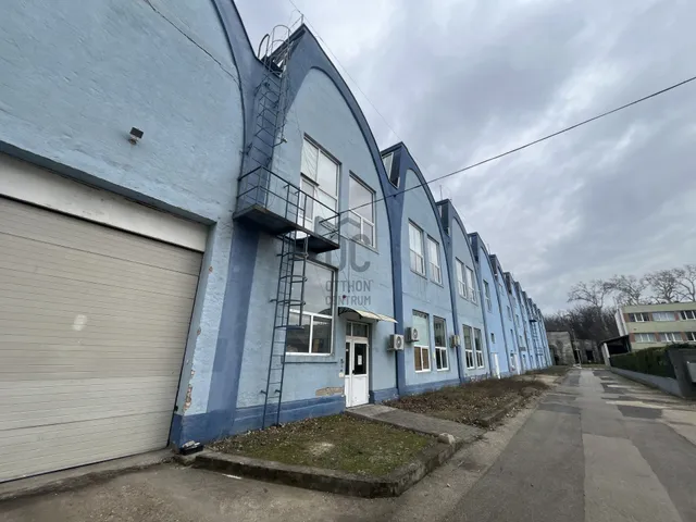 Eladó kereskedelmi és ipari ingatlan Szigetszentmiklós, Gyártelep 8596 nm