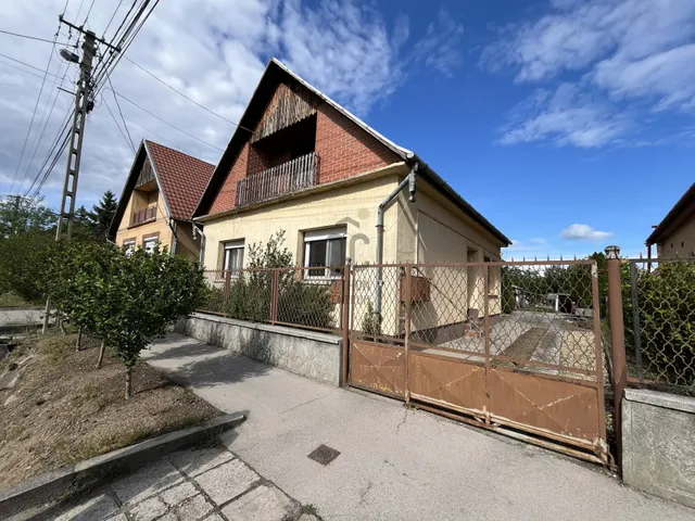 Eladó ház Nagytarcsa 2637 nm