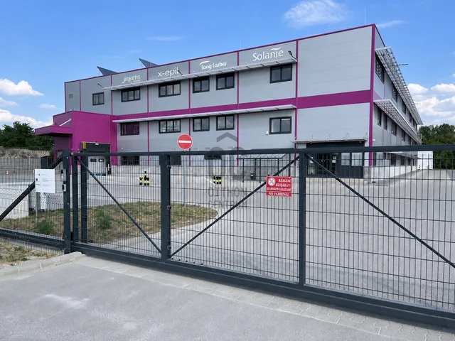 Eladó kereskedelmi és ipari ingatlan Dunakeszi, Alag 4489 nm