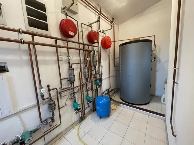 Eladó kereskedelmi és ipari ingatlan Kistarcsa 600 nm