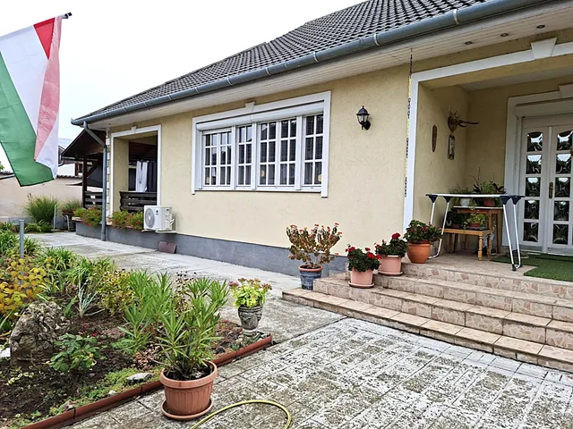 Eladó ház Debrecen, Lencztelep 180 nm