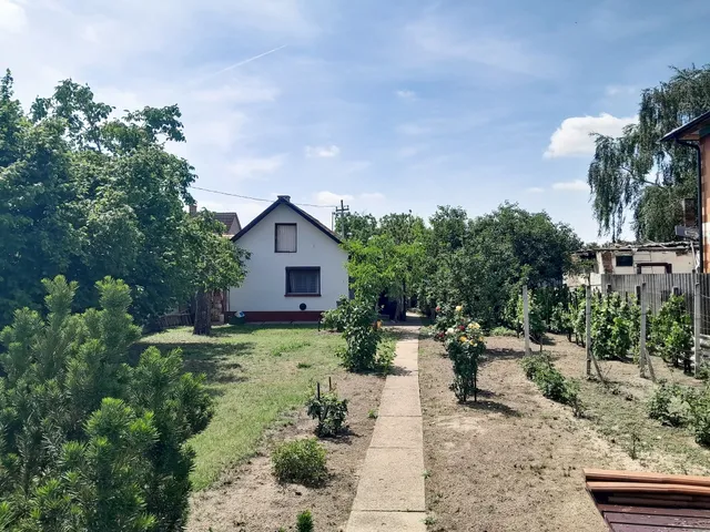 Eladó ház Debrecen, Csapókert 30 nm
