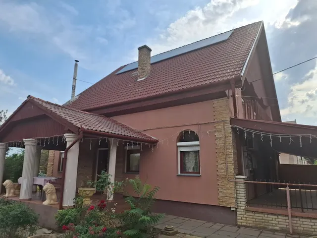 Eladó ház Hajdúszovát 180 nm