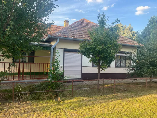 Eladó ház Nagyhegyes, Petőfi utca 90 nm