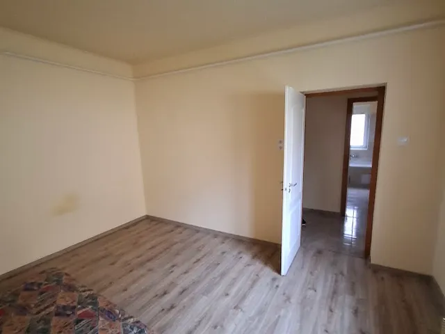 Kiadó ház Hajdúszoboszló, kereszt 90 nm