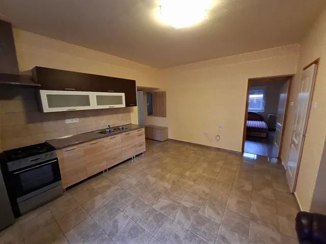 Kiadó ház Hajdúszoboszló, kereszt 90 nm