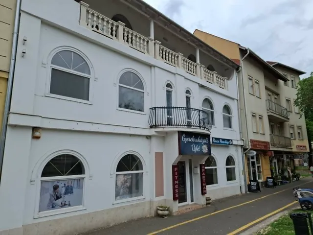 Eladó ház Hajdúszoboszló 430 nm