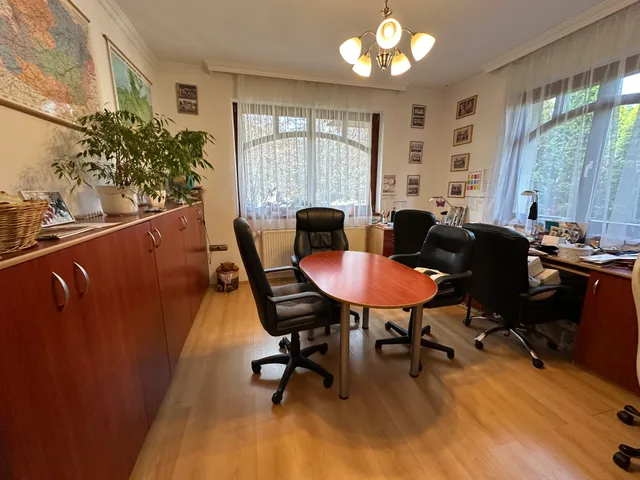 Eladó ház Miskolc, Bábonyibérc 190 nm